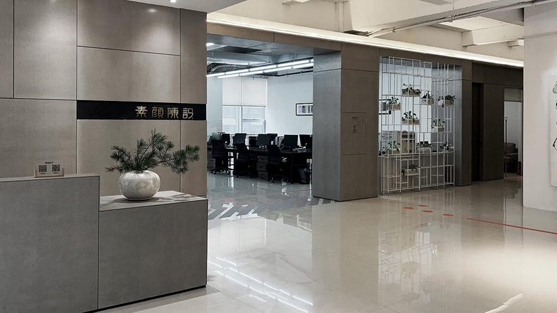 然而，实木板材也存在一些缺点：
